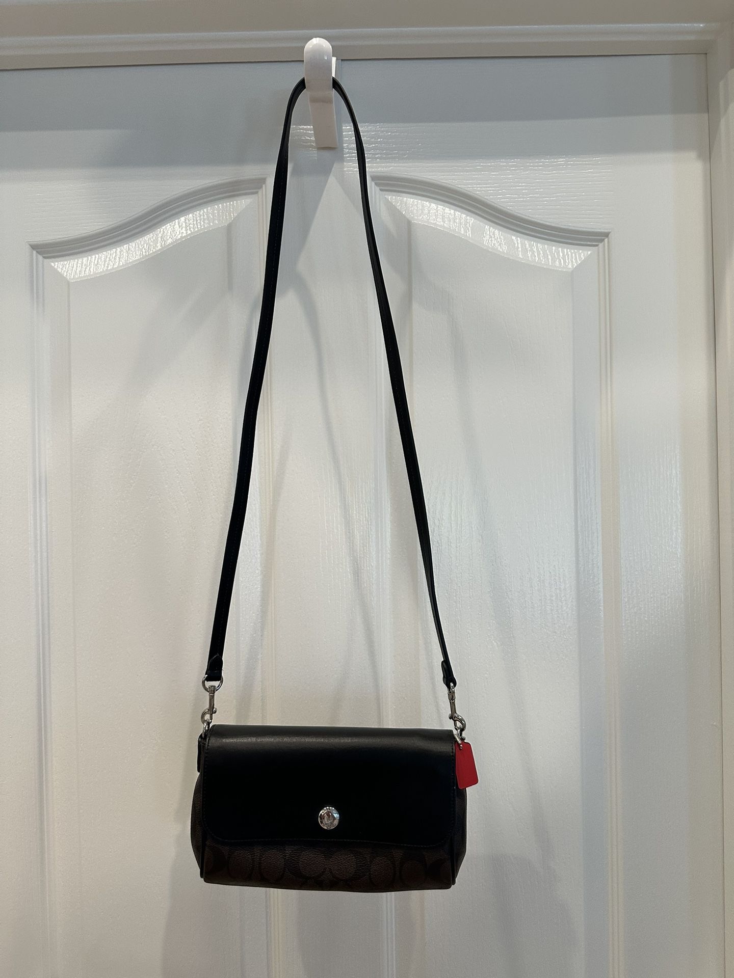 Coach F59534 Reversible Black Brown To Red Black.