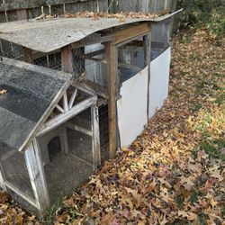 Extra Large Poultry Coop 8.5’ X 4.5’ Nice