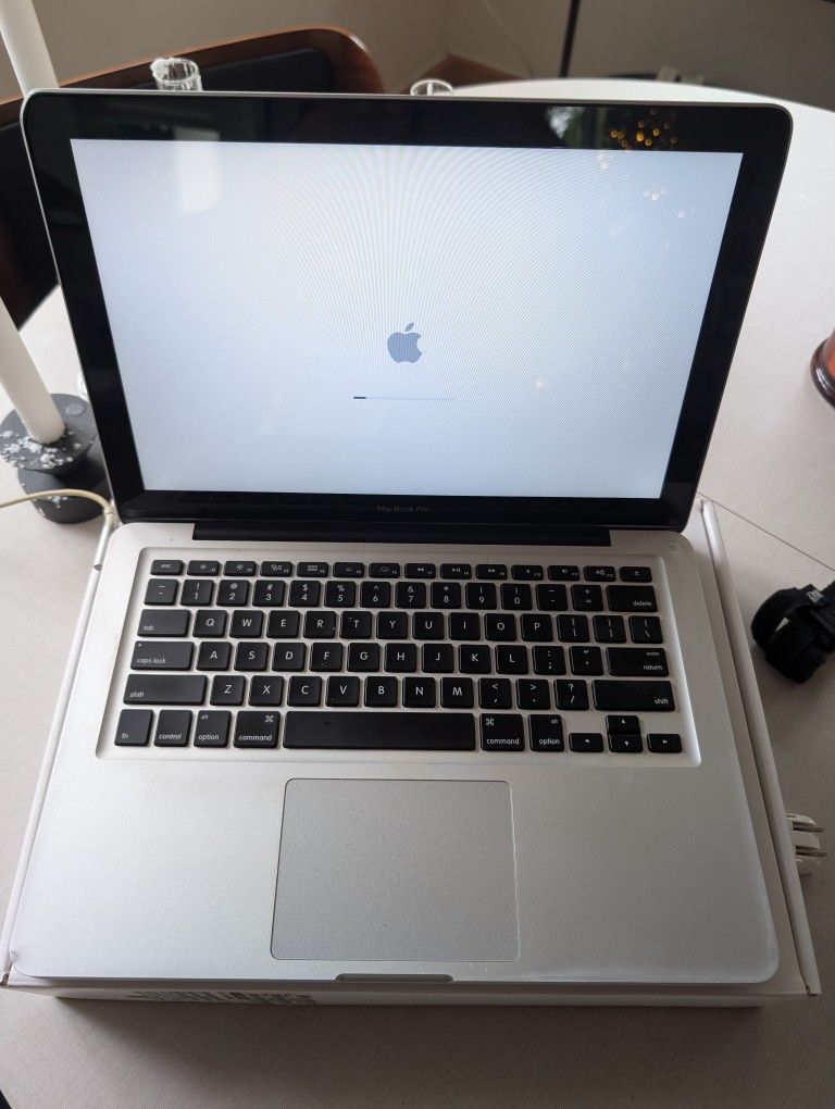 MacBook Pro 13" (Mid 2012) - i5 Core, 16gb ram