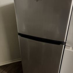 refrigerator 