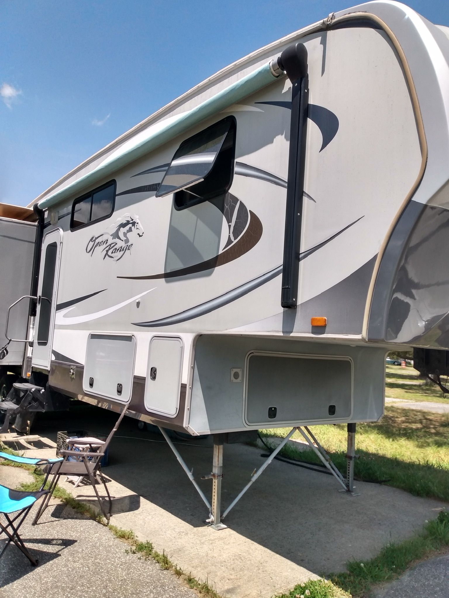 2011 Open Range 337rls Fifth Wheel With Attached Patio