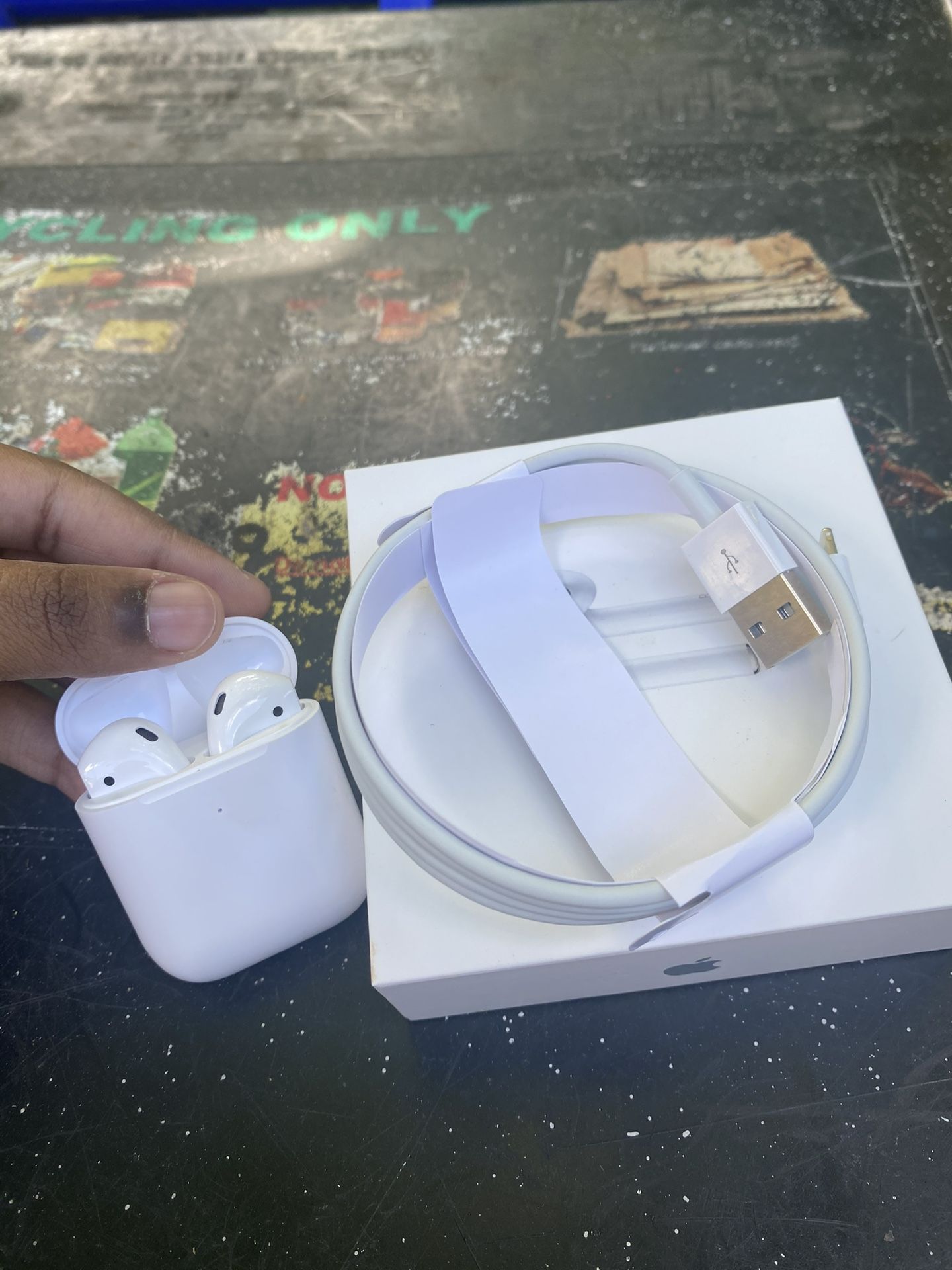 AirPods