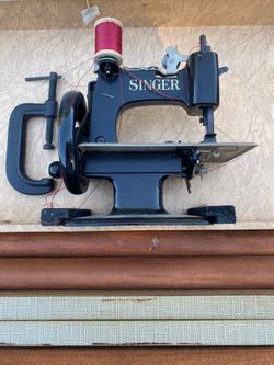 Vintage Toy Singer Sewing Machine