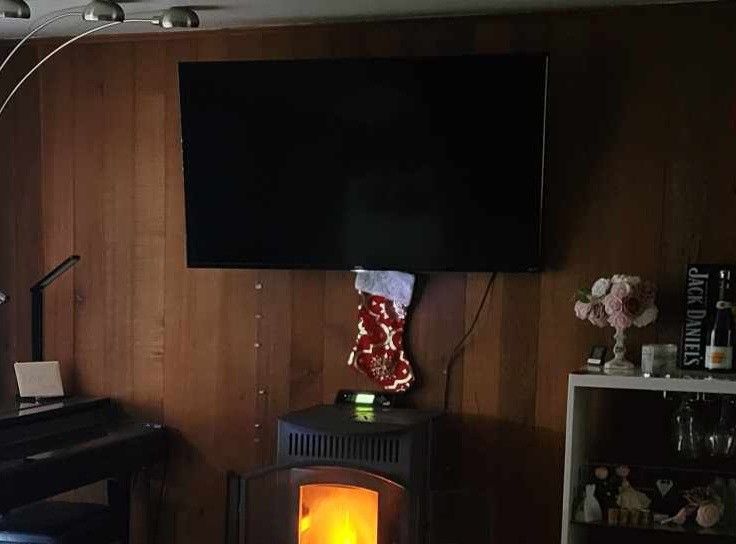 57" TLC tv $200