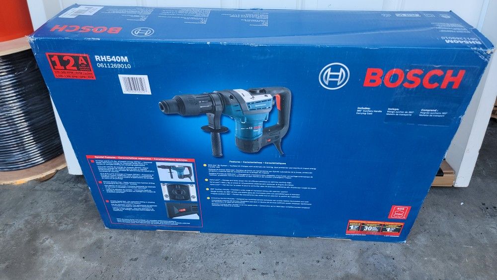 Bosch Rotary hammer 12 amp corded(RH540M) New