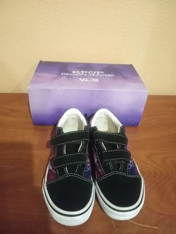 Kpop demons hunters vans size 2 used good condition $35 cash