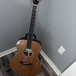 Solid Wood Acoustic Guitar 