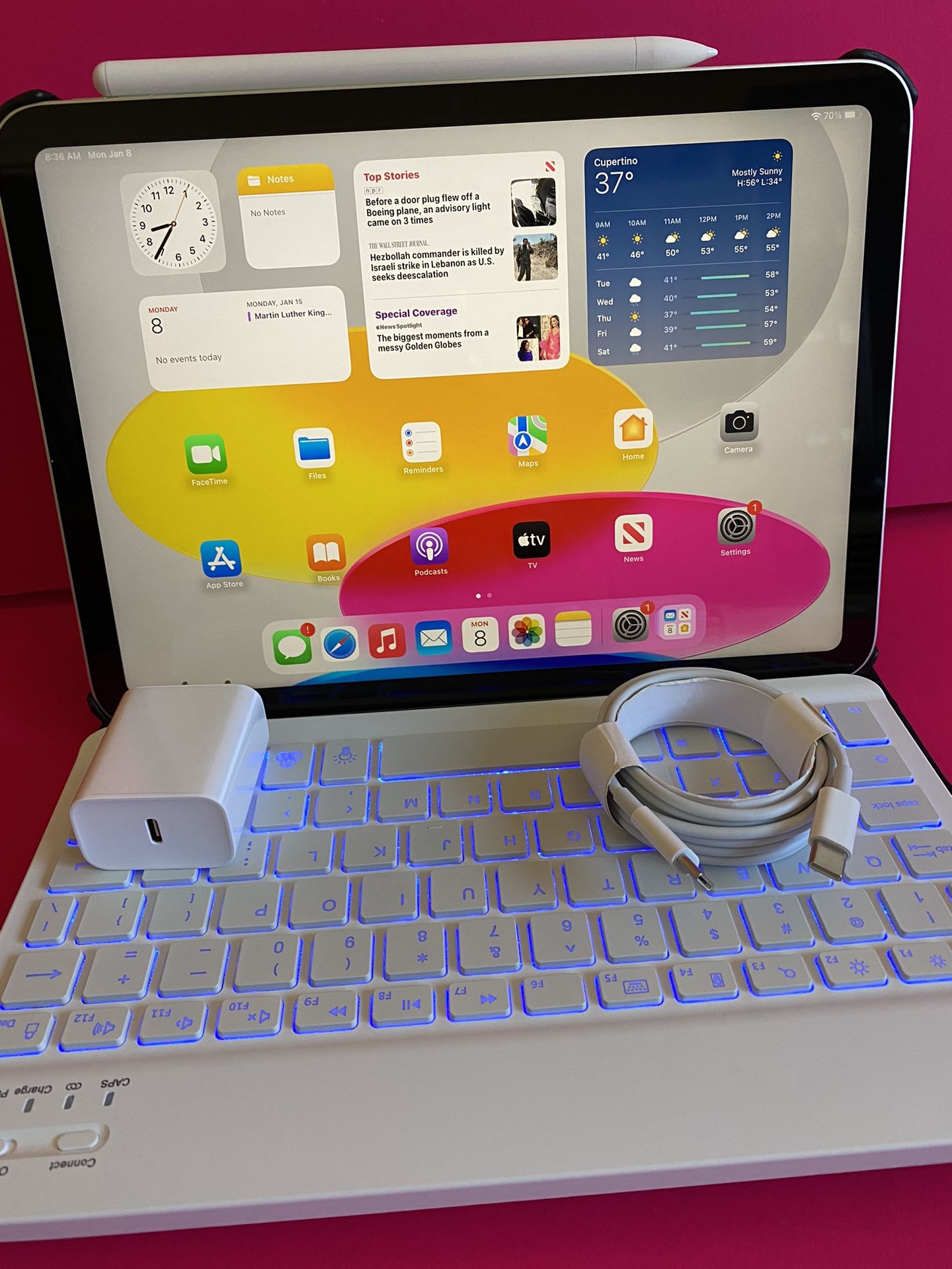 256gb Apple IPad 10th Generation (10.9” Liquid Retina / Latest 2022 mode/) with pen keyboard case & Accessories (warranty 09/ 2024)