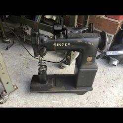 Singer Sewing Machine 