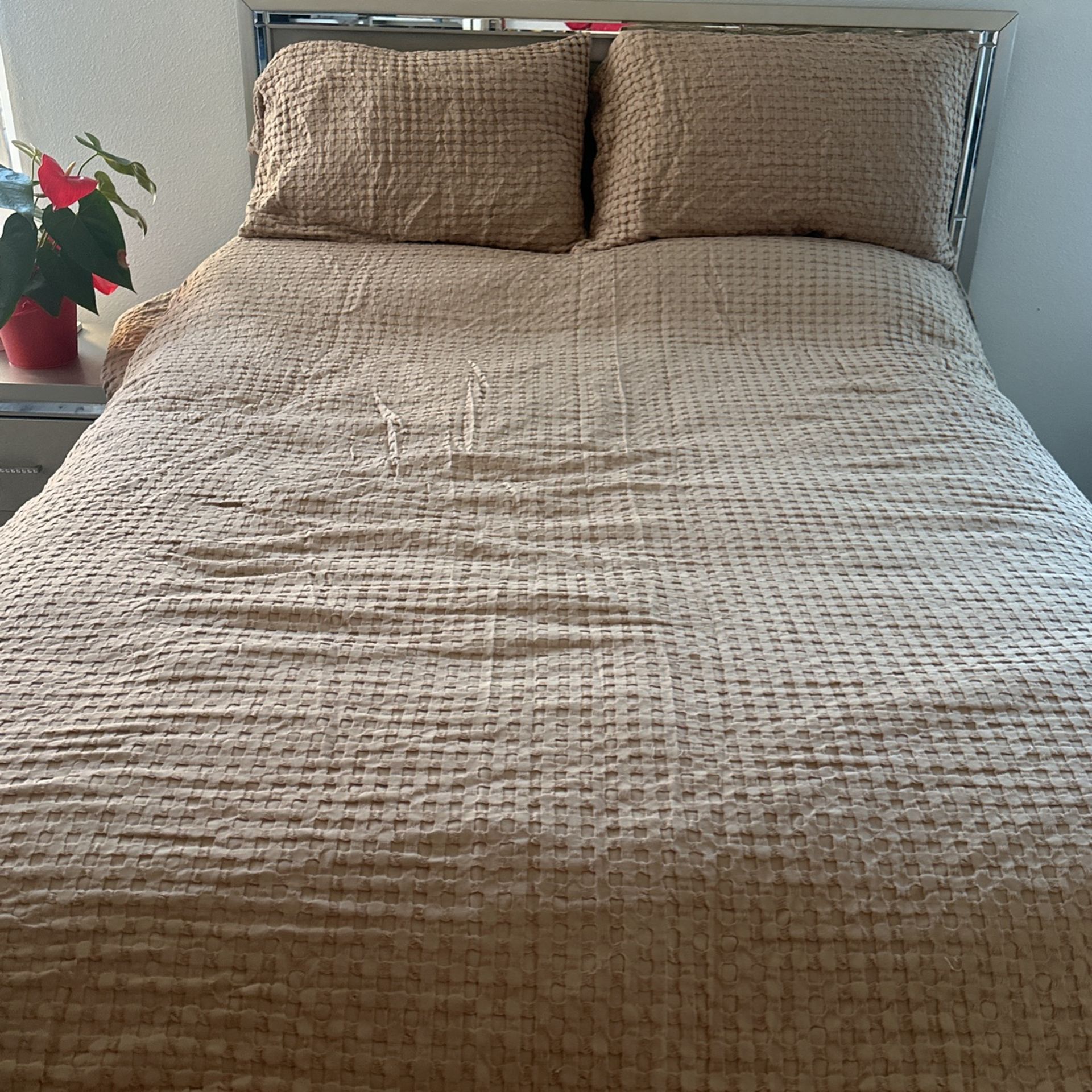 Tan Waffle Blanket King Size With 2 Pillow Cases