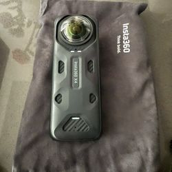 Insta 360 X4
