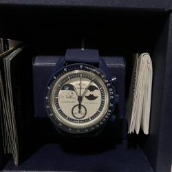 Swatch x Omega Snoopy Moonswatch Mission To Earthphase Moonshine Gold