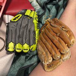 baseball gloves 