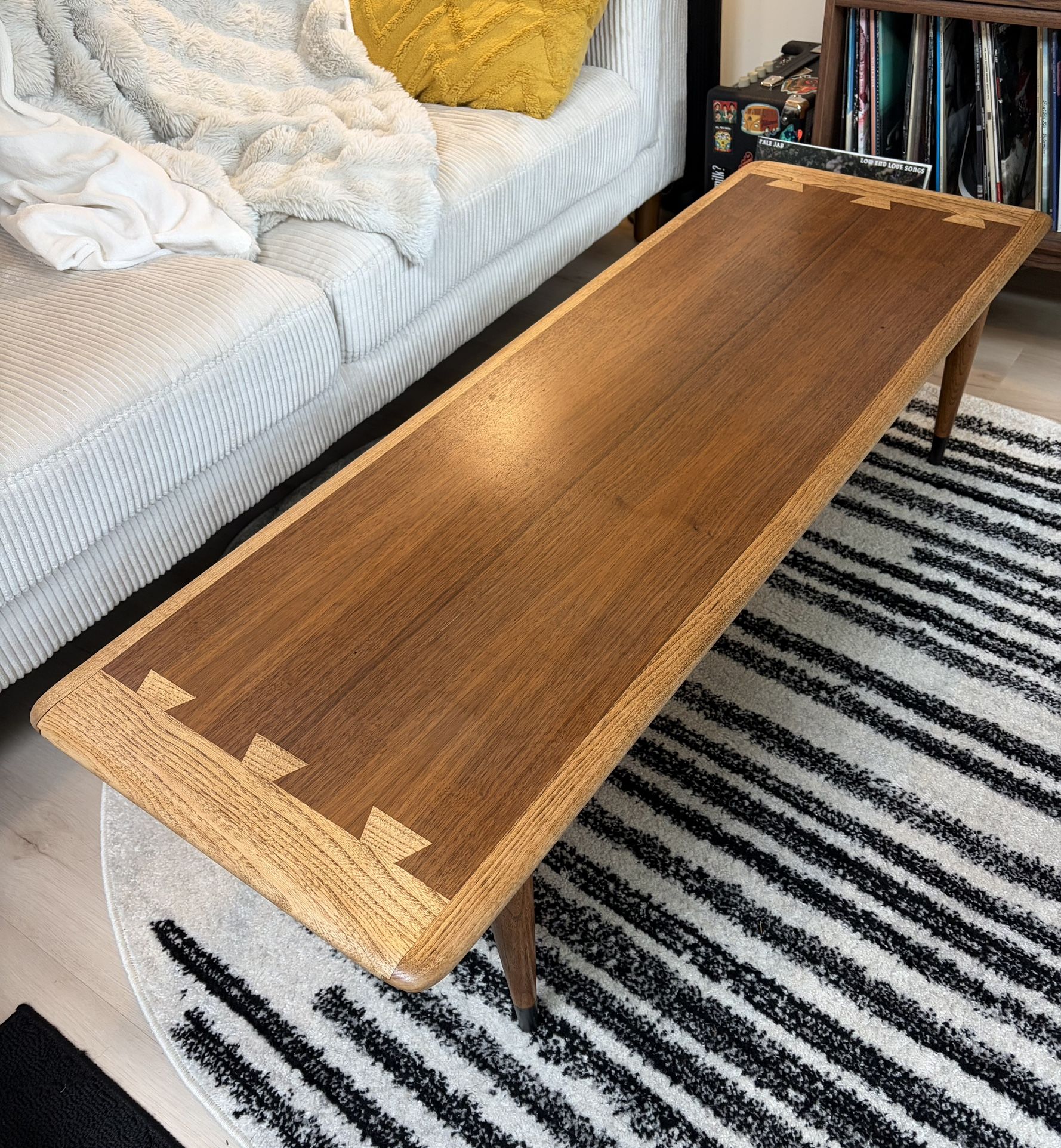 Lane Acclaim Mid Century Modern Coffee Table