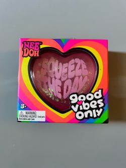 NeeDoh Good Vibes Only Heart 🩷✨