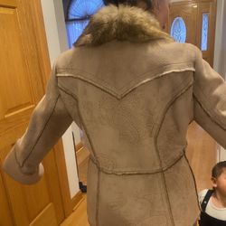Very Elegant And Stylish Faux Fur Size M 