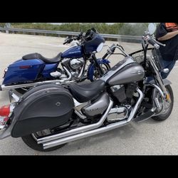 2005 Suzuki Boulevard