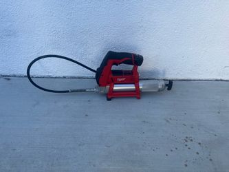 Milwaukee M12 Cordless Grease Gun