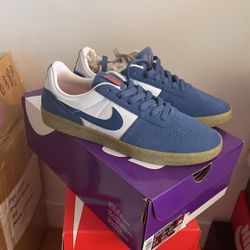 Nike SB Team Classic Size 8 Brand New