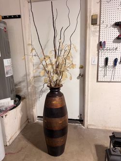 Floor vase