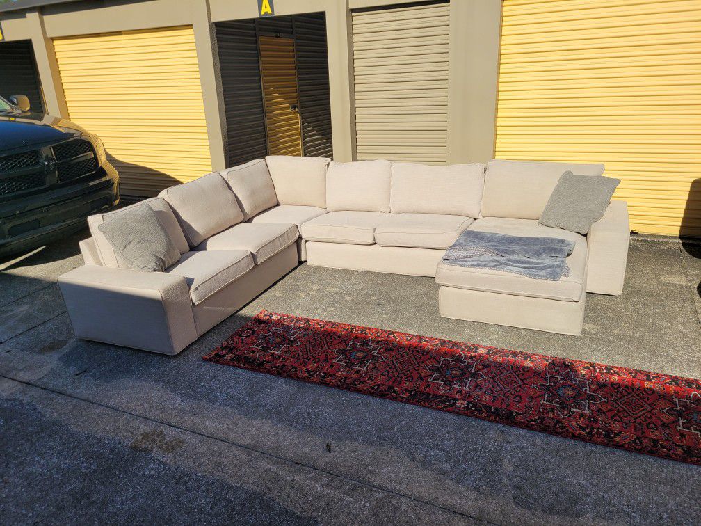 Beautiful Cream 4 Peice Sectional! FREE DELIVERY!