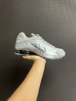 Nike Shox R4 ( Men’s) 