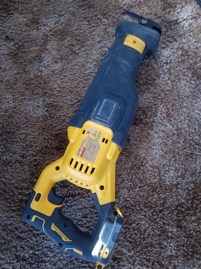 Flexvolt Sawzall Like New