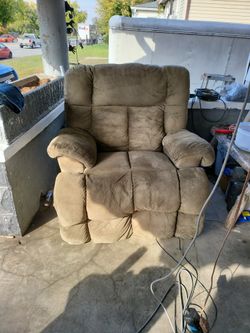 Catnapper cloud twelve extra large electric recliner