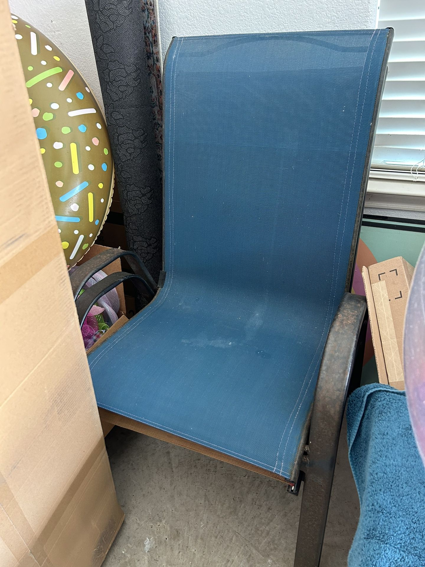 Free 2 Outdoor Chairs 🪑 