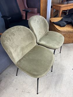 Set of 2 Green Velvet Dining Chairs