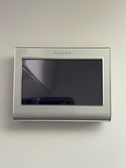 Honeywell Home Wi-Fi Smart Color Thermostat (RTH9585WF) – Silver