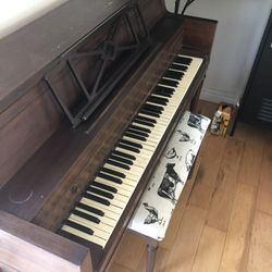 Lyon-Healy Piano