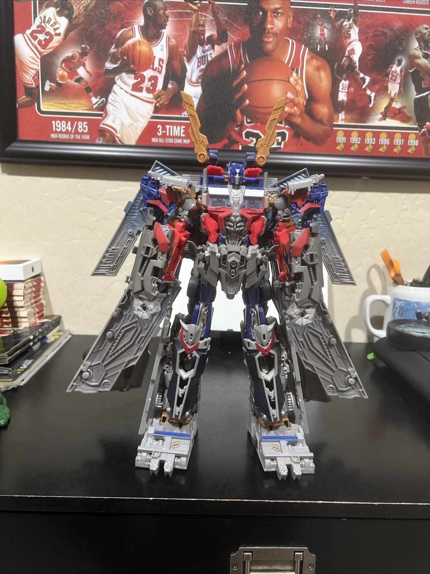 Transformers: Dark Of The Moon Ultimate Optimus Prime 13 Inches Toys