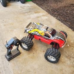 RC Car Traxxas Tmaxx Nitro