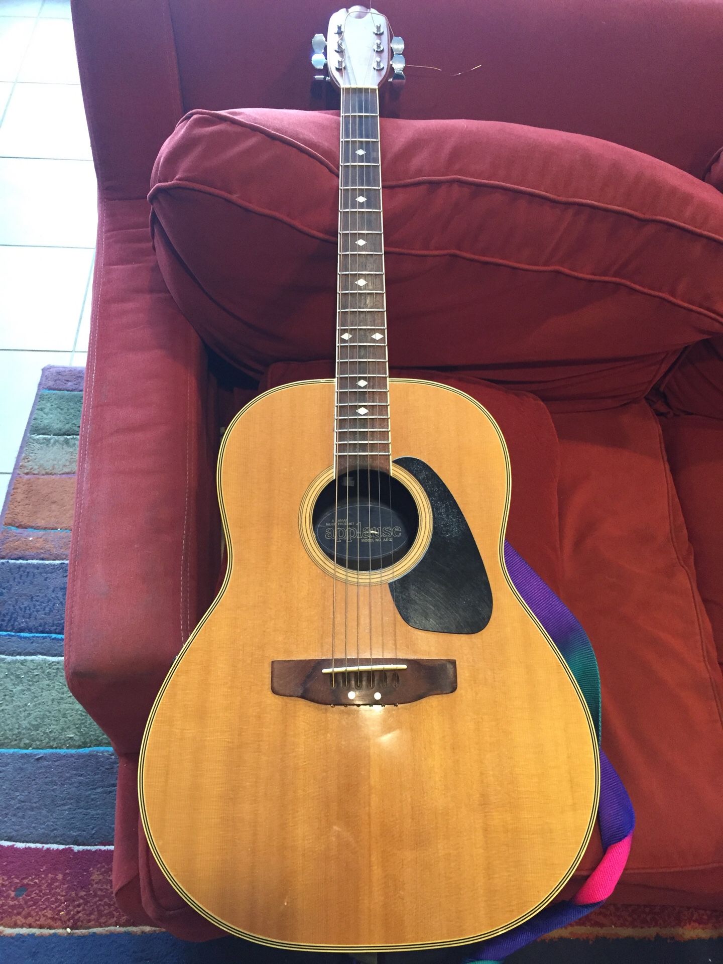 Ovation Applause AE 32 Guitar