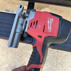 Milwaukee M12 Jigsaw Blade And Battery 