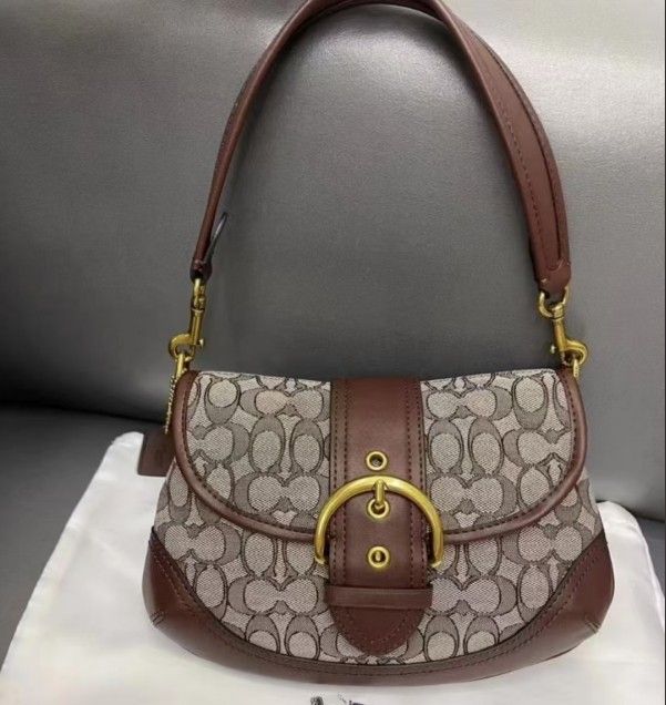 💥COACH Soho Old Flower Underarm Bag!