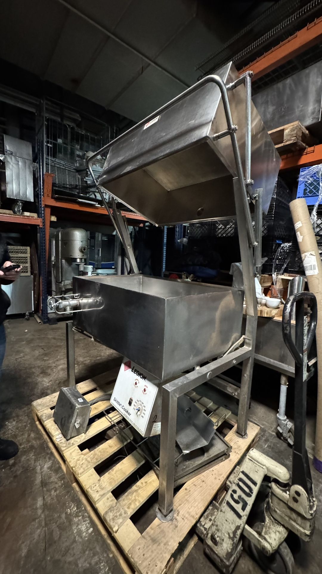 Legion Skittle Cooker β Commercial Tilting Kettle