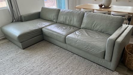 Amiata 2-Piece Leather Sectional with Chaise Couch