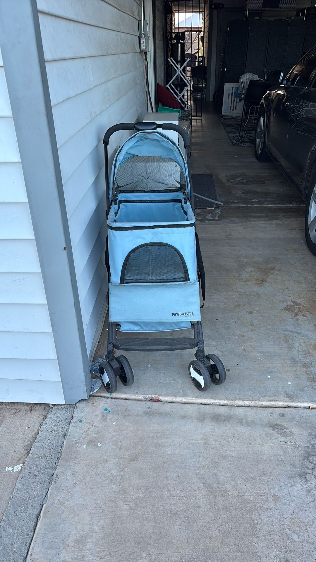 Dog stroller