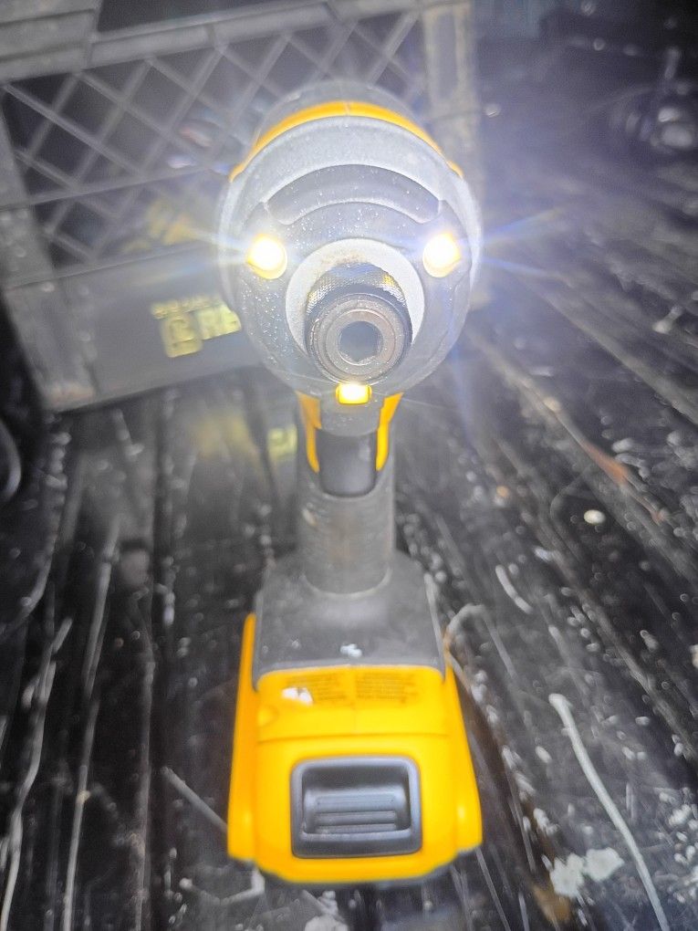 DeWalt Cordless Impact Drill . 1 Battery No Charger