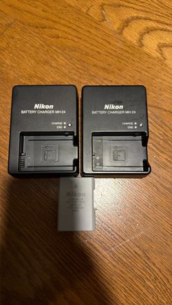 2 Nikon MH-24 Battery Charger and EN-EL14a battery