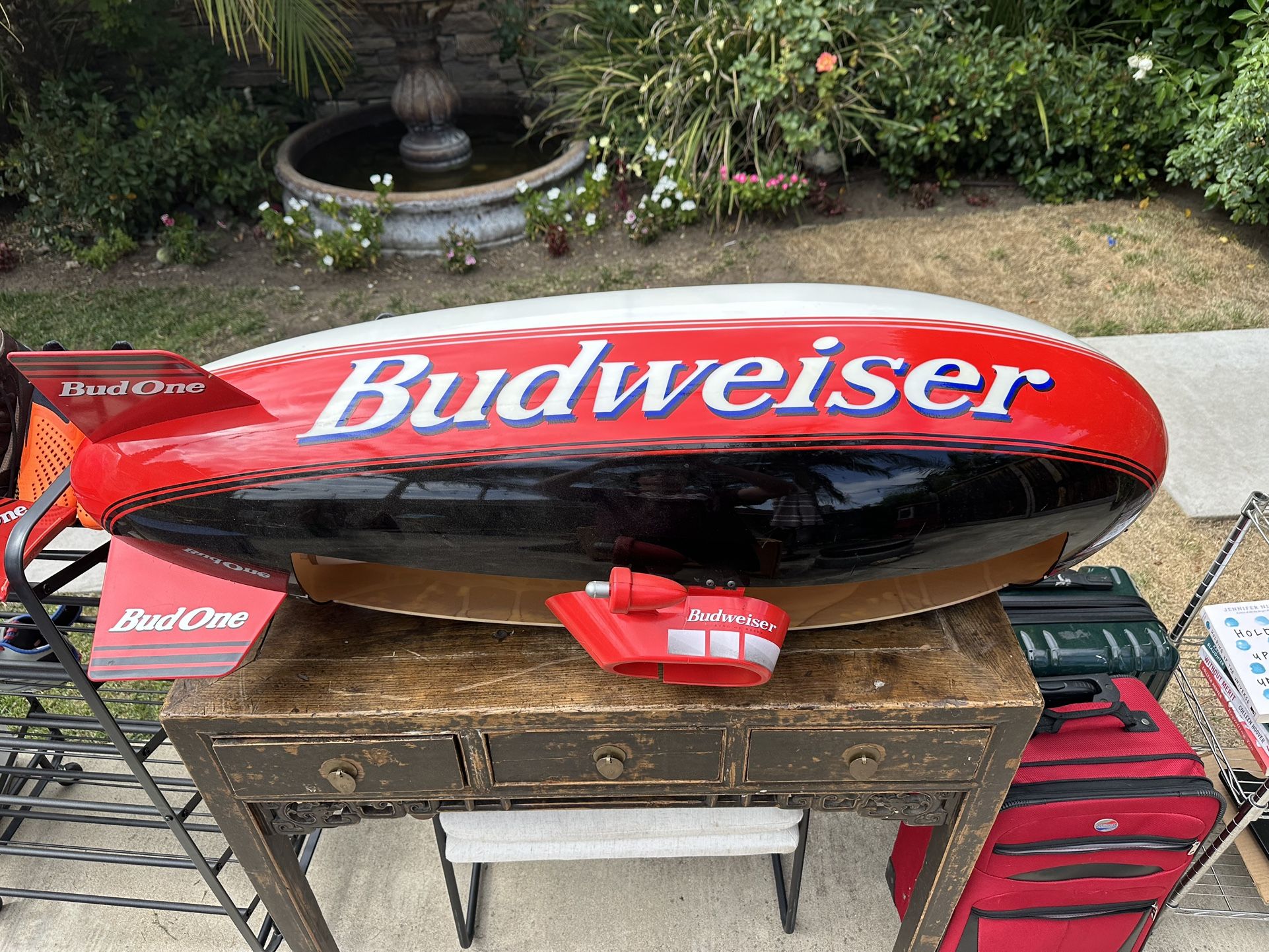 Budweiser Blimp Pool Table Light. Bottom is cracked but can be glued together. A piece broke off but can easily be glued back on.
