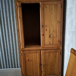 FREE BIG ARMOIRE 