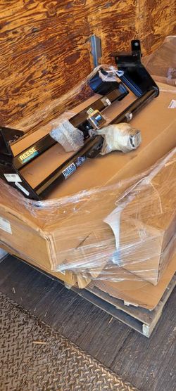 Merchandise Pallets Hitch