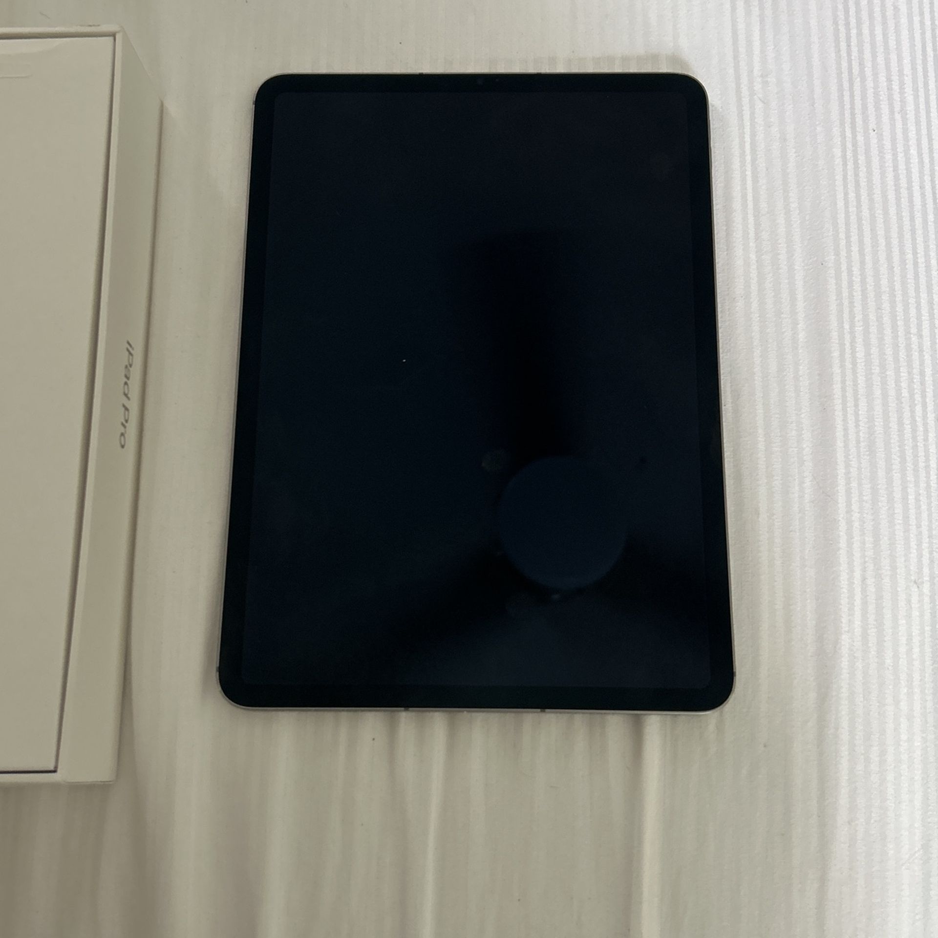 iPad Pro 11-inch (4th generation) Wi-Fi + Cellular