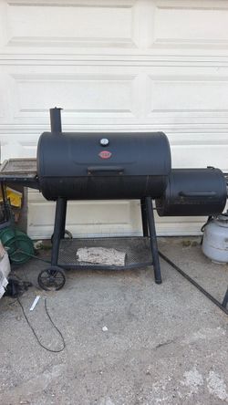Char-Griller Offset Smoker Charcoal Grill