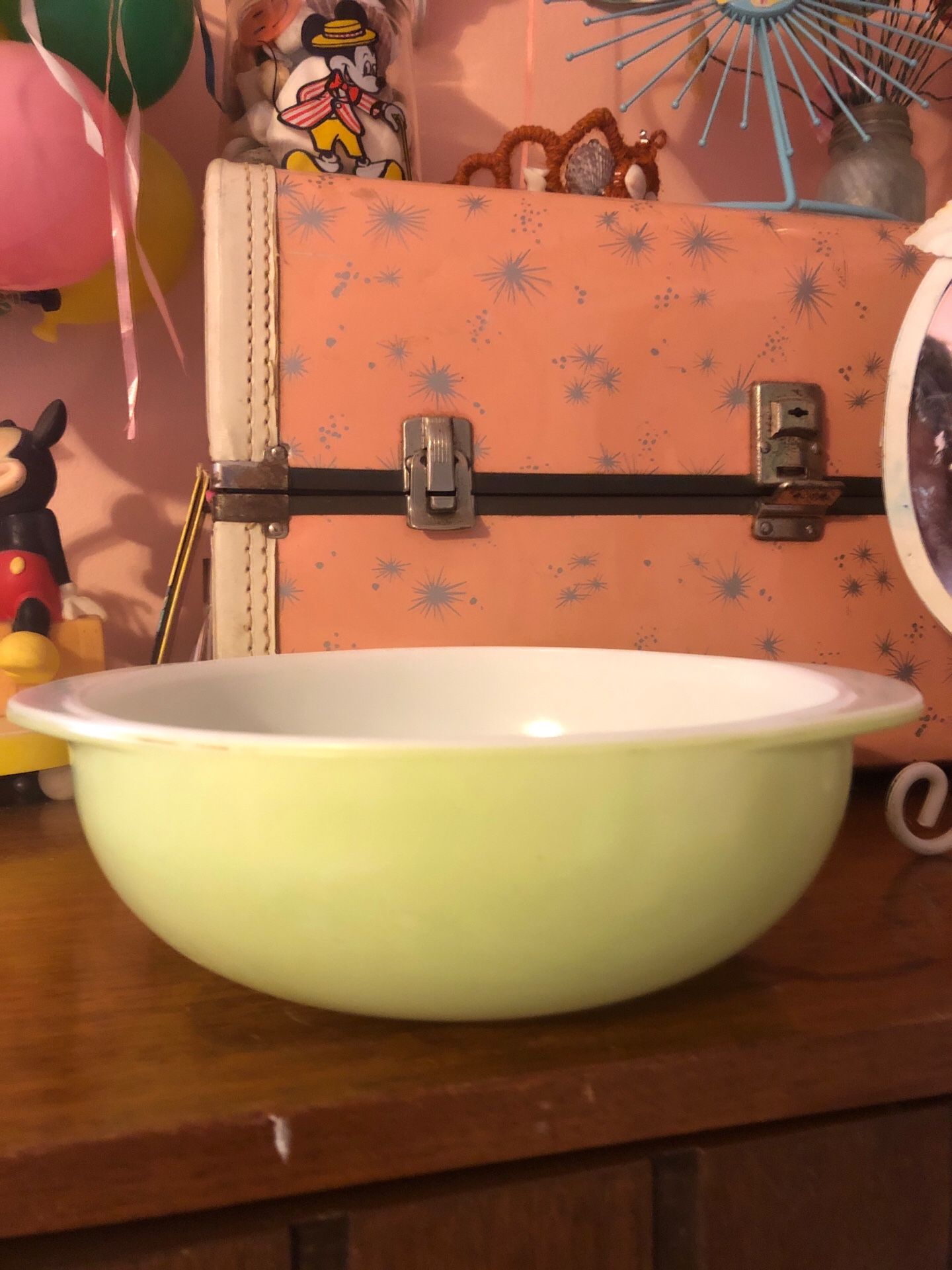 Vintage Pyrex bowl lime green 024 2 qt