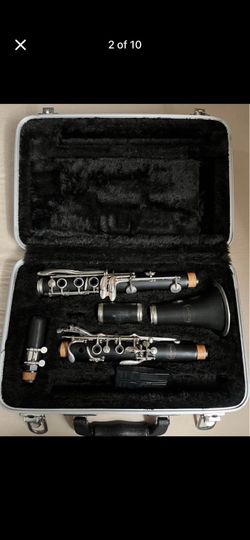 Bundy clarinet and case