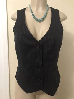 White House Black Market Vest size 6